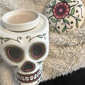 Scentsy sugar skull warmer like new
